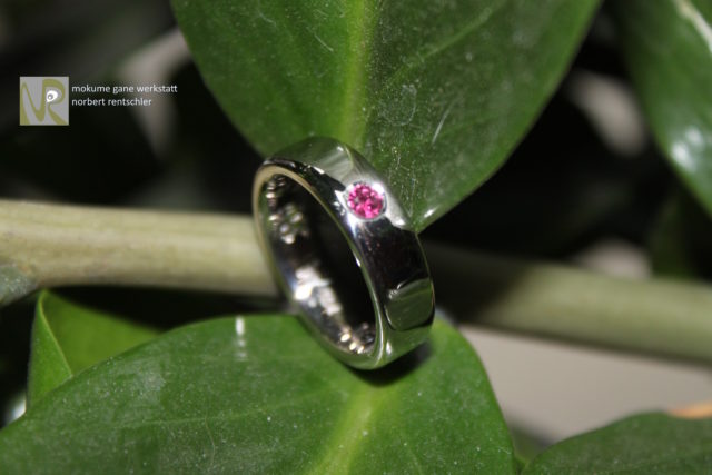 S15 Weißgoldring mit Rubin