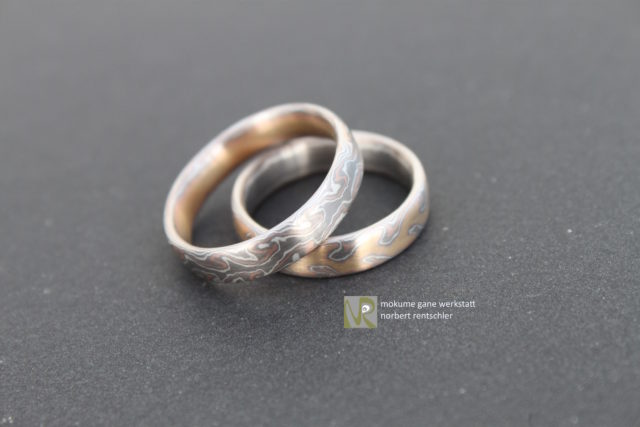 G4F247 Mokume Gane Trauringe Gelb und Grau