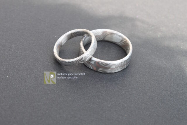 GR255 Mokume Gane Trauringe mal so mal so