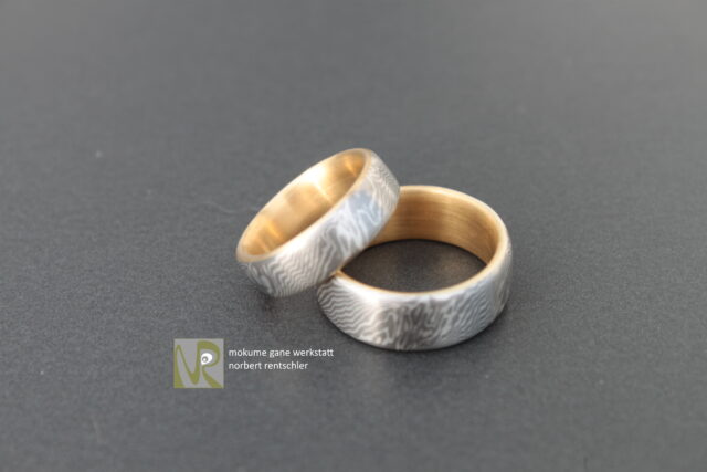 R62 Mokume Gane Trauringe mit Einlage