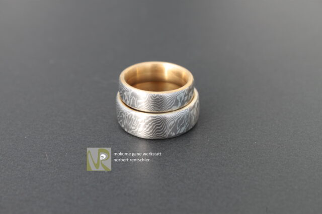 R62 Mokume Gane Trauringe mit Einlage