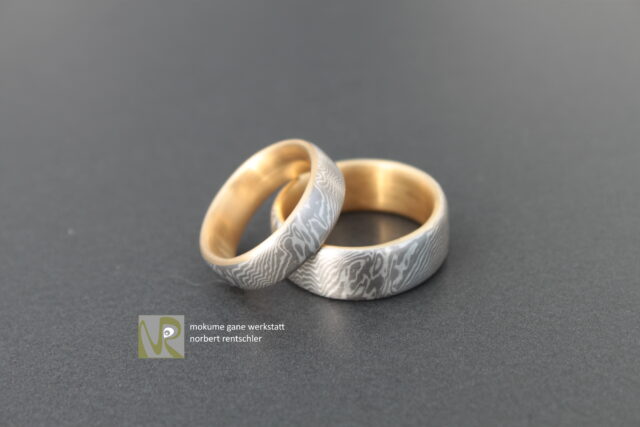 R62 Mokume Gane Trauringe mit Einlage